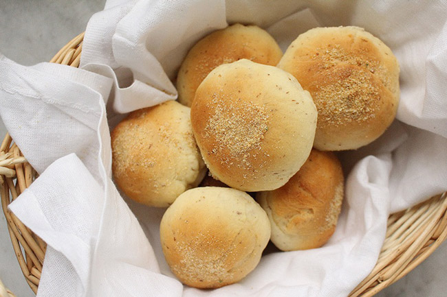 vegan-pandesal-close-up.jpg